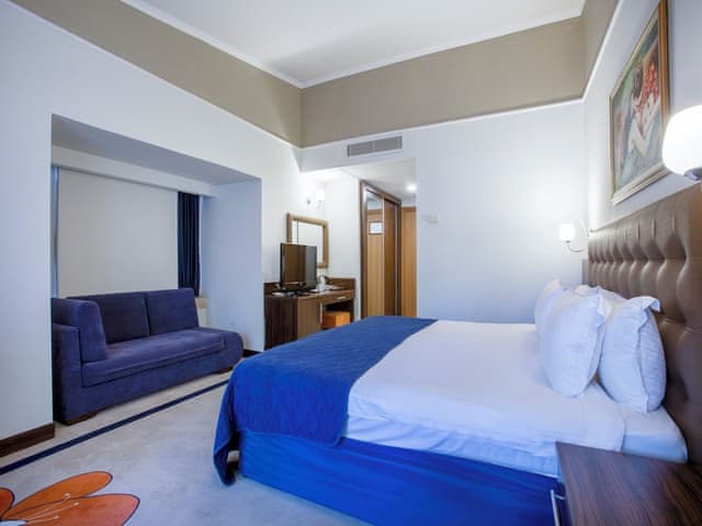 Club Standard Room Bay Window