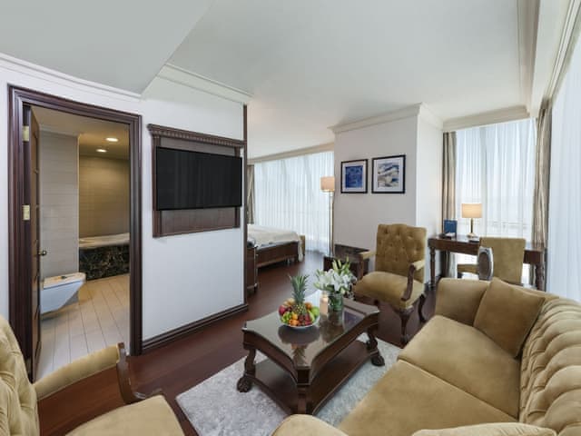 Suite with Queen Size Bed