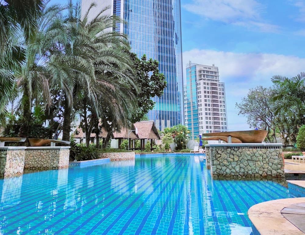 The Ritz-Carlton Jakarta, Mega Kuningan