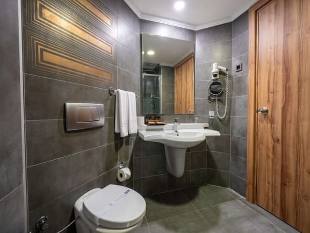 Family Room, 2 Bedrooms