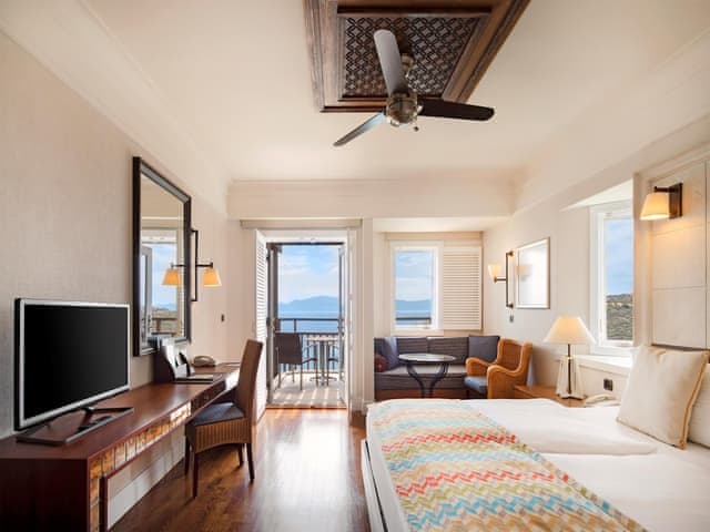 Deluxe Room, 1 King Bed (Grand)