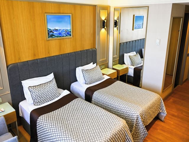 Standard Double Room, Side Sea View