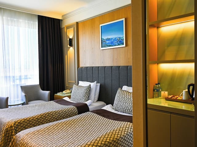 Standard Double Room, Side Sea View