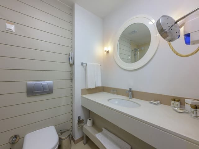 Deluxe Room, 1 Double or 2 Twin Beds, Terrace, Sea View