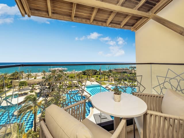 Suite, 1 King Bed, Sea View