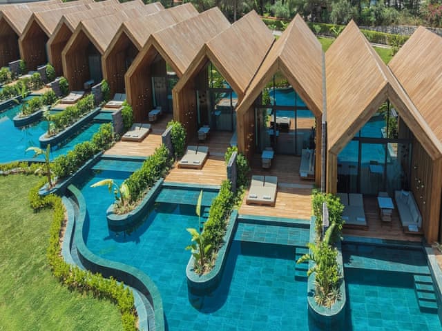 Suite, 1 King Bed, Golf View (Lagoon Suite)