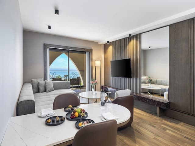 Suite, 1 King Bed, Sea View