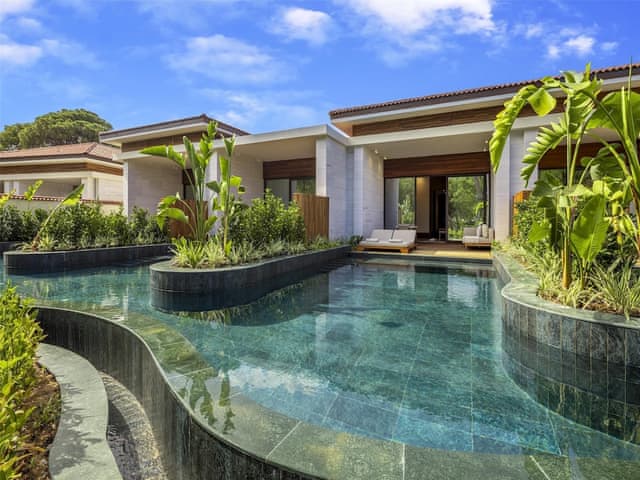 Suite, 1 King Bed with Sofa bed, Golf View (Lagoon Golf Suite)