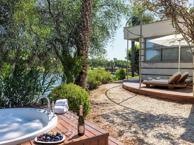 Presidential Villa, Multiple Beds (Presidential Villa)