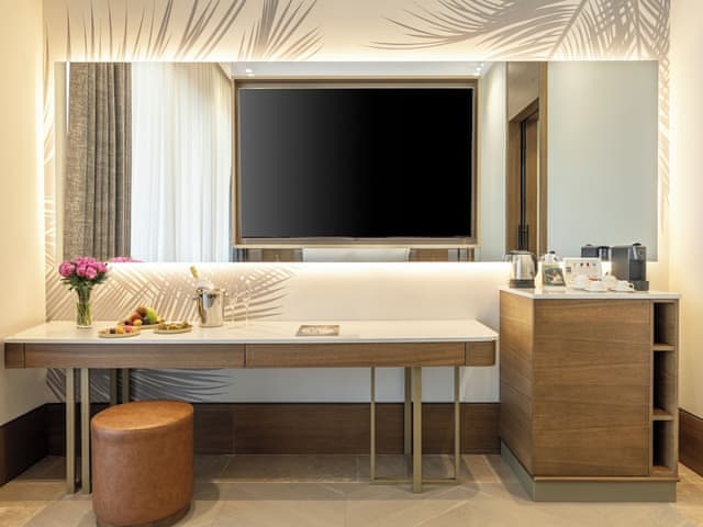 Suite, 1 King Bed with Sofa bed, Golf View (Lagoon Golf Suite)