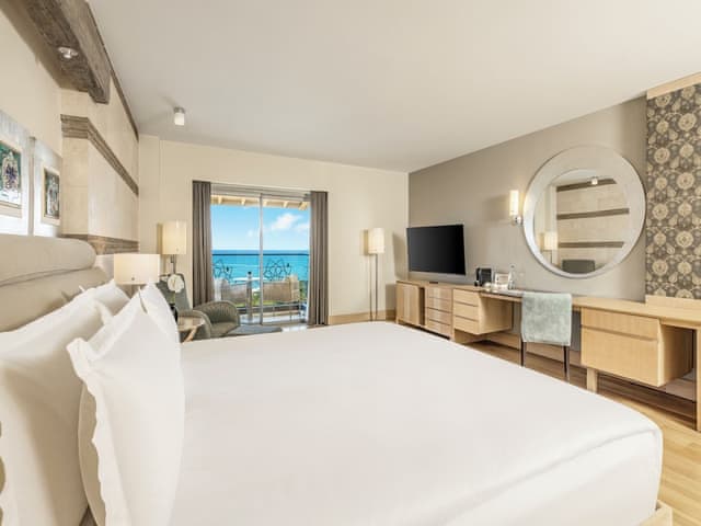 Suite, 1 King Bed, Sea View