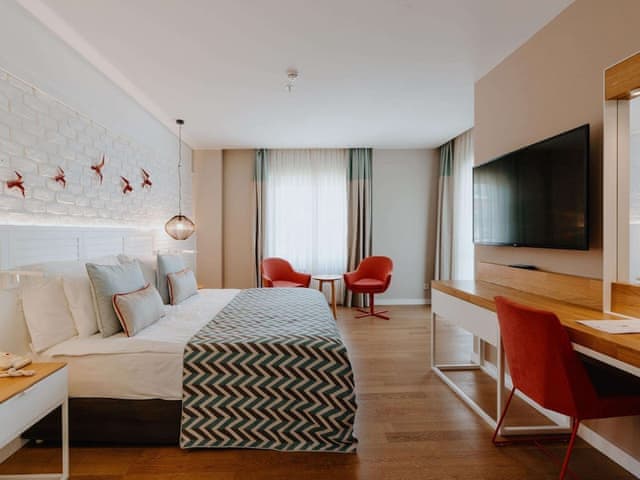 Deluxe Suite, Jetted Tub, Sea View