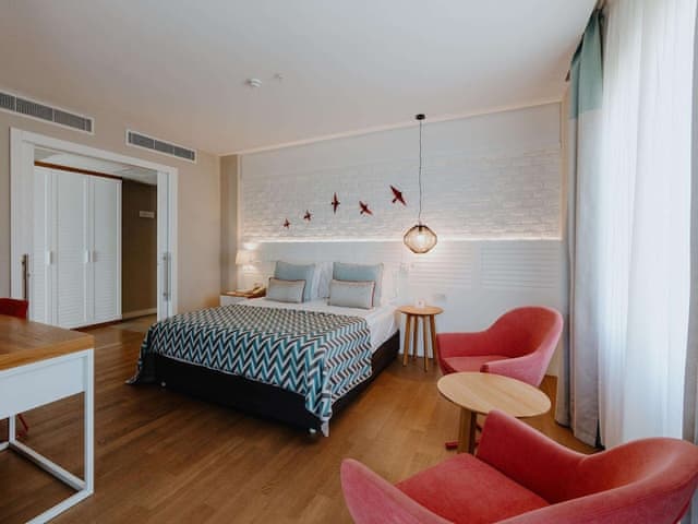 Deluxe Suite, Jetted Tub, Sea View