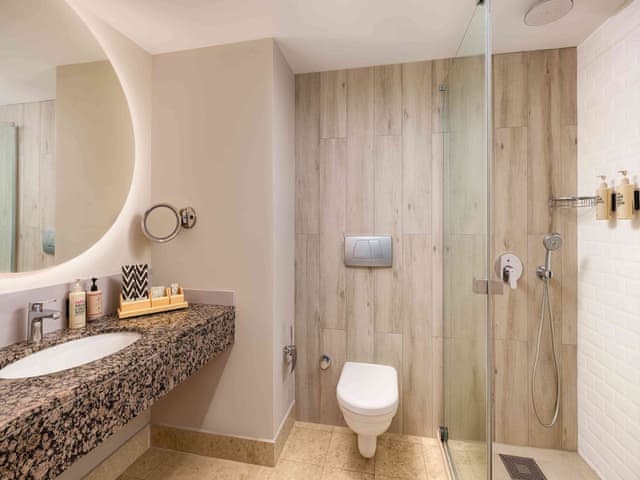 Superior Oda (Kara manzaralı)