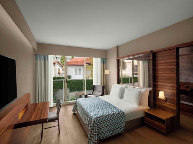 Superior Land View Room with French Balcony