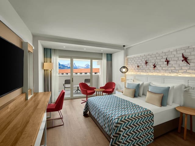 Family Room, 2 Bedrooms