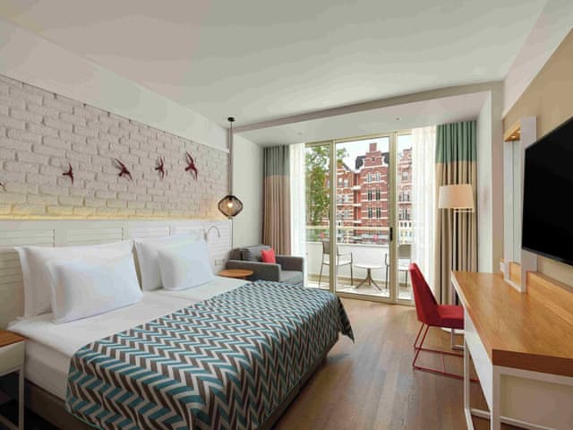 Superior Oda (Kara manzaralı)