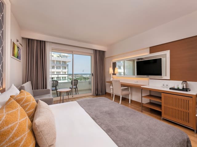 Deluxe Room, Partial Sea View