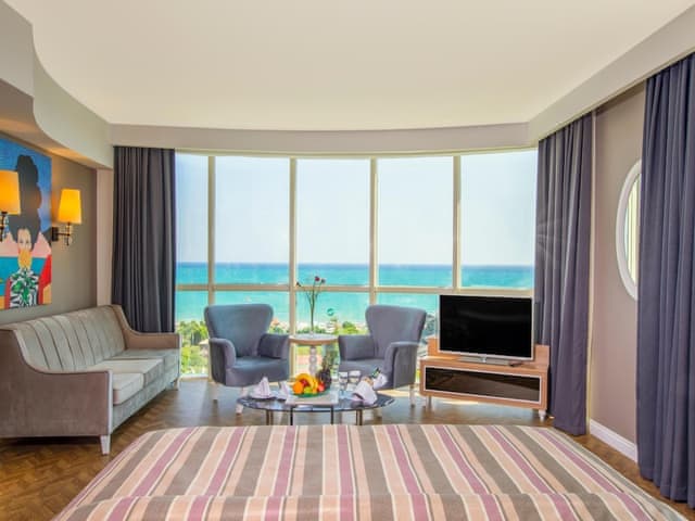 Standard Jacuzzi Suite