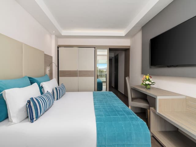 Superior Double Room, Pool view