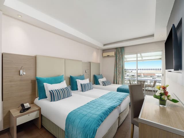 Superior Triple Room, Pool View