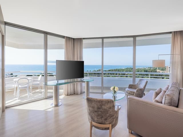 Deluxe Grand Suite with Sea View and Balcony