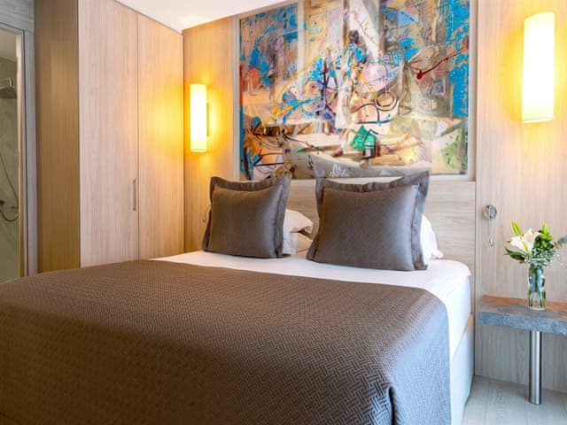 Deluxe Şehir Manzaralı Balkonlu Oda
