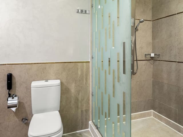 Deluxe Family Room (2 Adults + 2 Children)