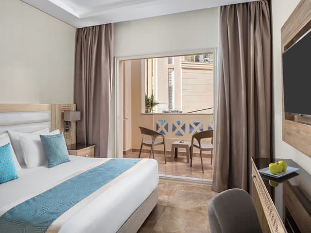 Deluxe Family Room (2 Adults + 2 Children)