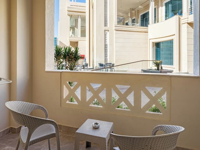 Deluxe Family Room (2 Adults + 2 Children)