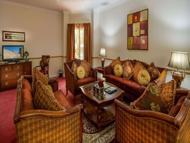 Luxury Suite, 1 King Bed, Kitchenette