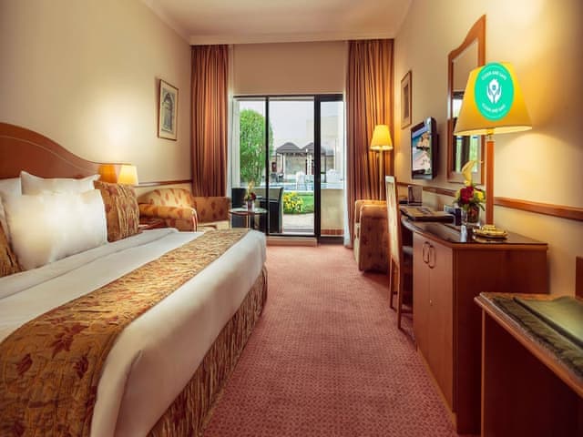 Standard Room, Multiple Beds, Pool View