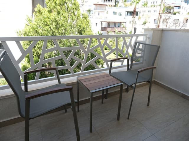 Standart Oda (Kara manzaralı)