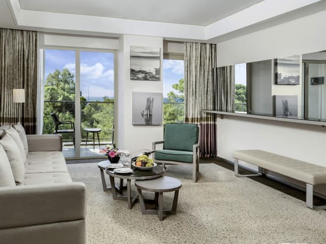 Deluxe Suite, 1 King Bed, Sea View