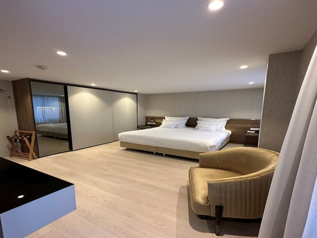 Deluxe Queen Room - City View