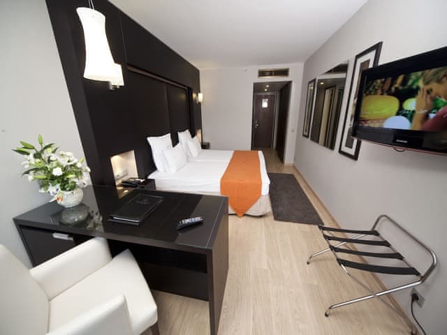 Standard Deluxe Room with City View