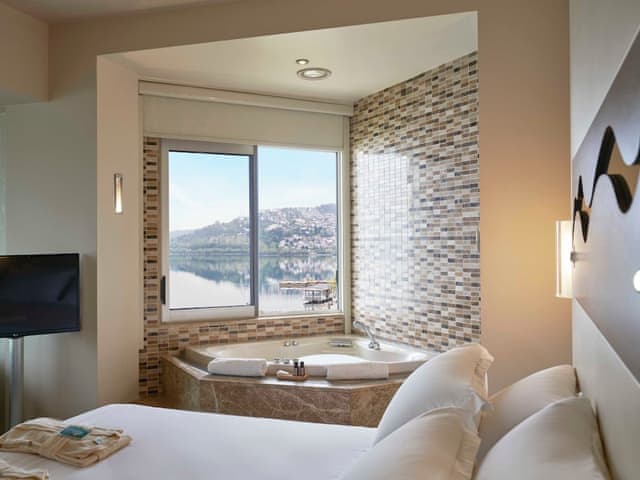 Suite, 1 Bedroom, Corner