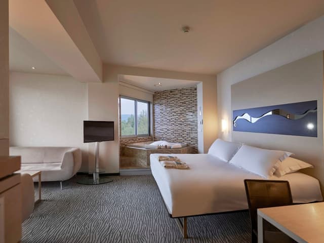 Suite, 1 Bedroom, Corner