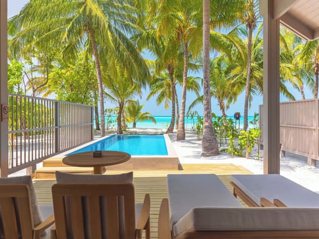 Havuzlu Plaj Villası