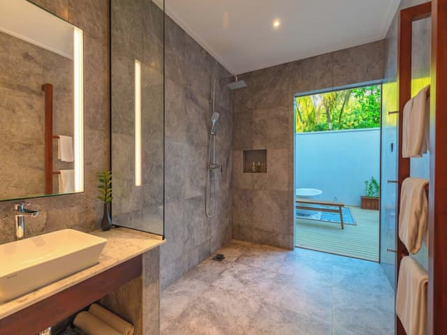 Havuzlu Plaj Villası