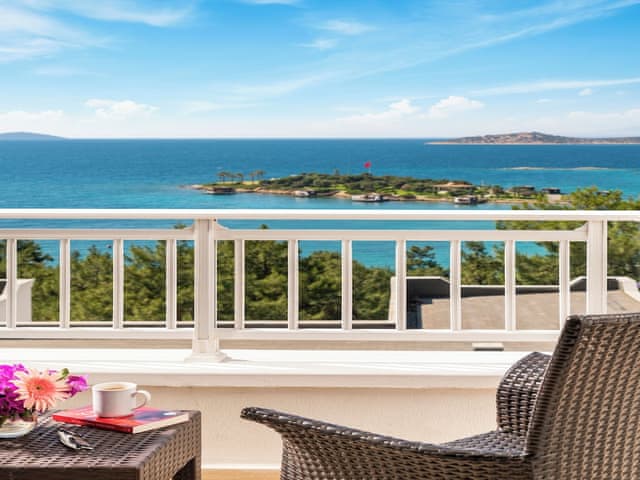 Deluxe Room, 1 King Bed, Sea View