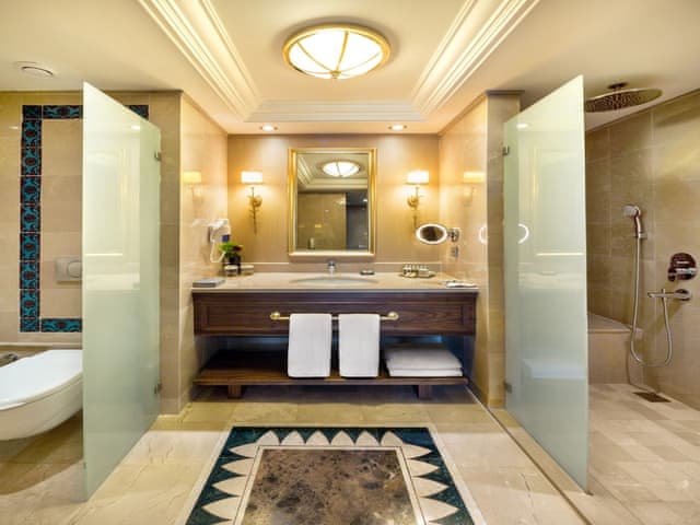 Deluxe Room, 1 King Bed, Garden View