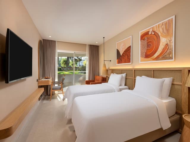 Deluxe Family Suite Garden View