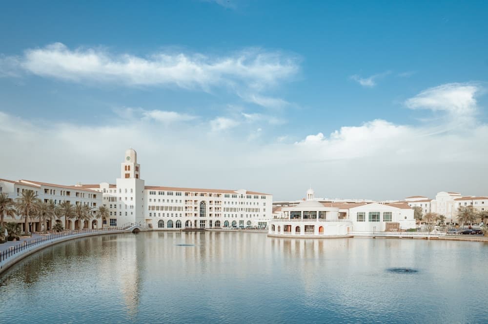 Millennium Lakeview Hotel