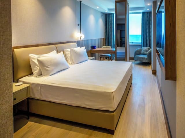 Standard Room, 1 King Bed, Sea View
