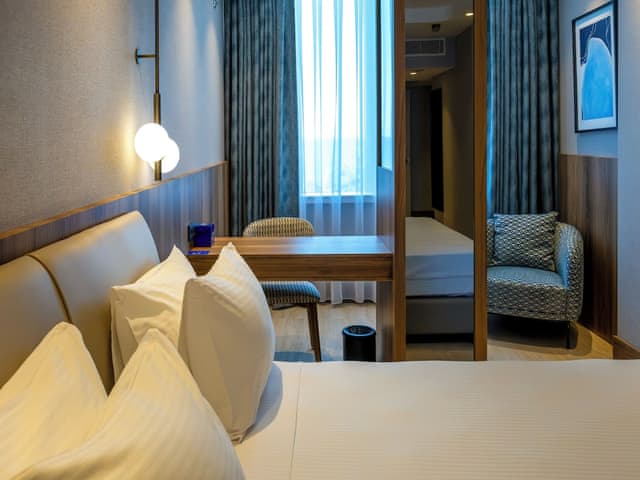 Standard Room, 1 King Bed, Partial Sea View