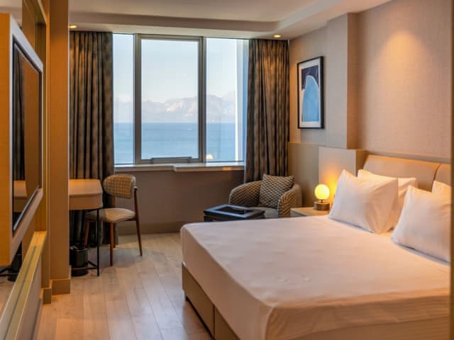 Standard Room, 1 King Bed, Sea View