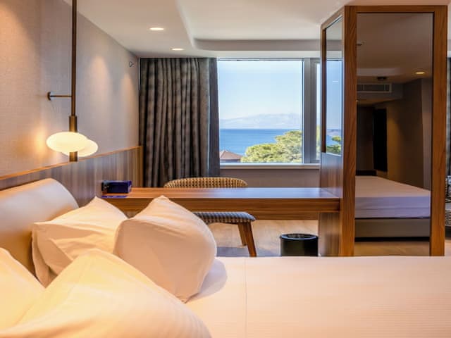 Standard Room, 1 King Bed, Sea View