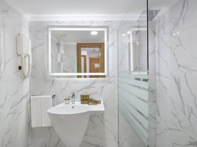 Standard Room, 1 King Bed, Partial Sea View