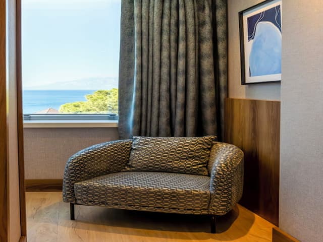 Standard Room, 1 King Bed, Sea View